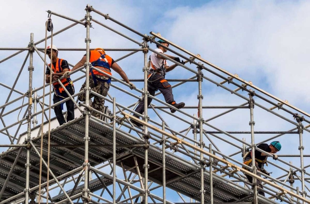 How Many Sales Reps Do I Need to Hire for My Scaffolding Rental Company?